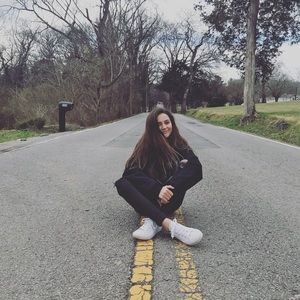 Meet your Posher, Anna